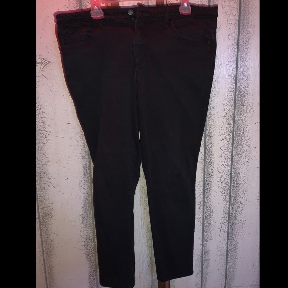 Women’s Universal Thread Jeans
